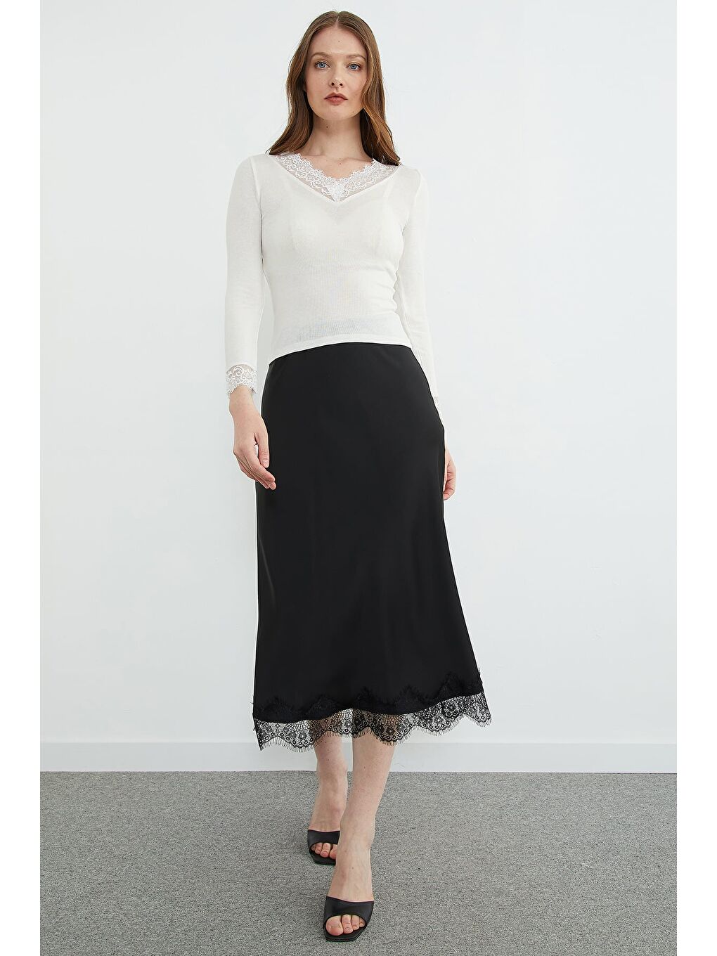 Ekru Kol Ve Yaka Dantelli Transparan Bluz-4