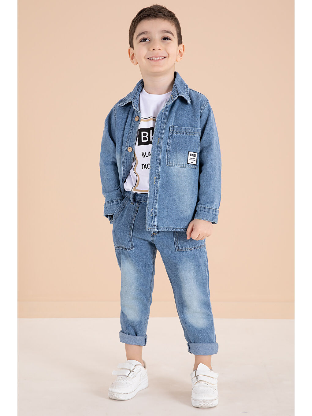Mavi Düğmeli Jean Ceketli Pantolonlu Erkek Çocuk 3lü Takım 20011