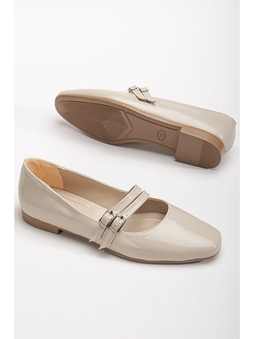 Kadın Bej Oval Burunlu Çift Tokalı Babet-2