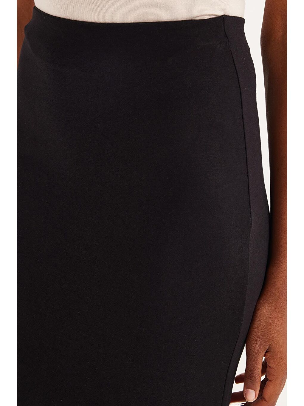 Kadın Standart Fit Modal Kumaş Siyah Maxi Boy Etek-1