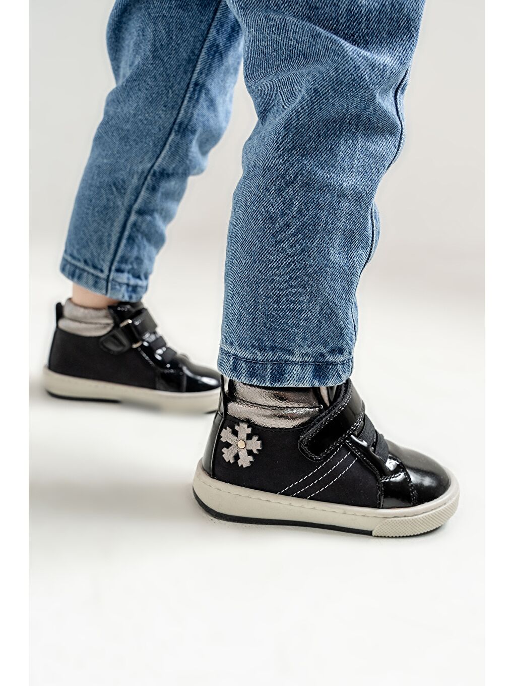 Kız Çocuk Siyah Hakiki Deri Suya Dayanıklı Anatomik İlk Adım Bot-1