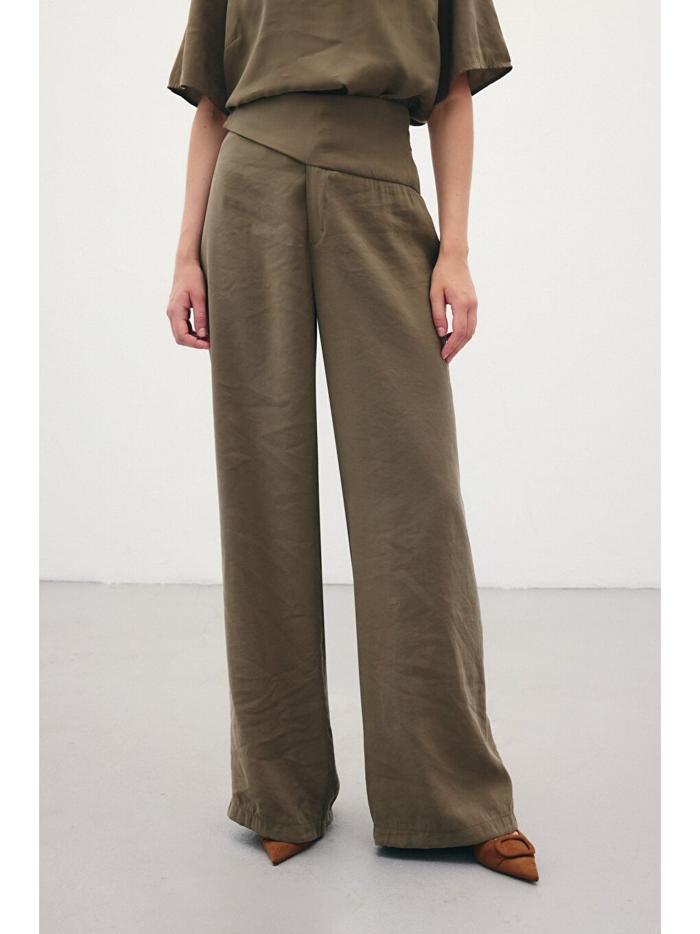 Kemer Detaylı Modal Pantolon - Haki-3