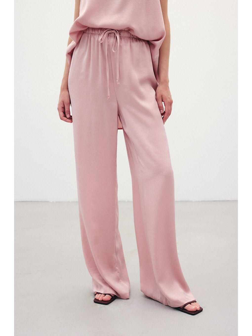 Pembe Bağcıklı Salaş Pantolon - Pudra-2