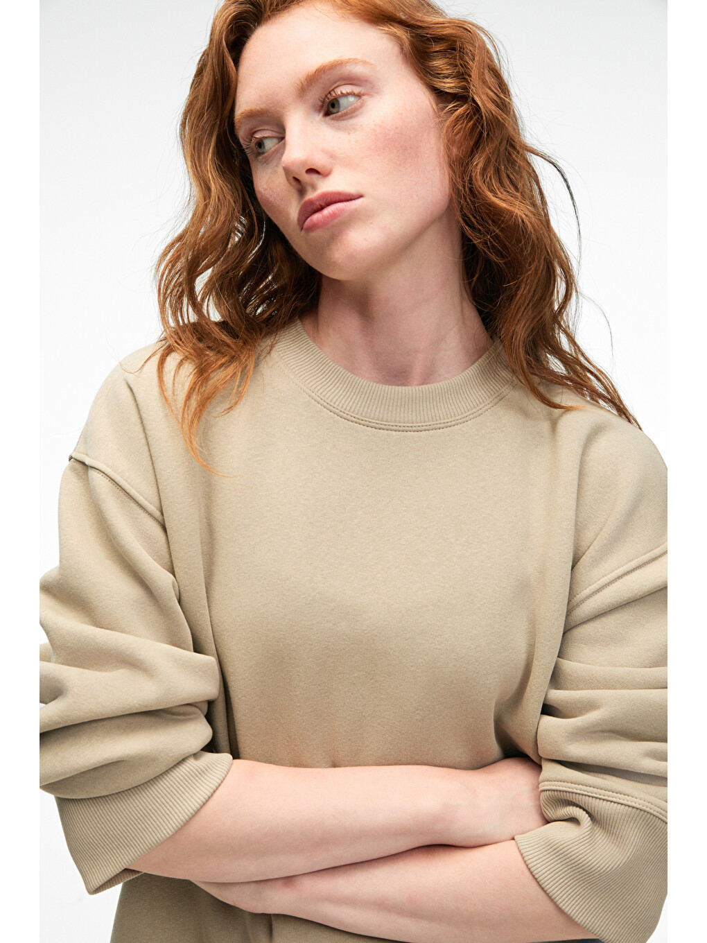 Bej Esme Kadın Oversize Yuvarlak Yakalı Kol Ucu Ve Etek Ucu Manşetli Taş Sweatshirt