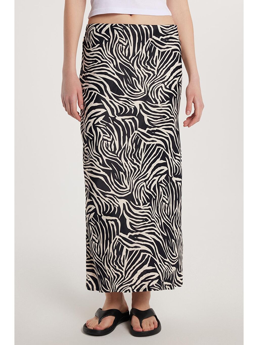 Siyah Kadın Standart Fit Lastikli Bel Desenli Etek