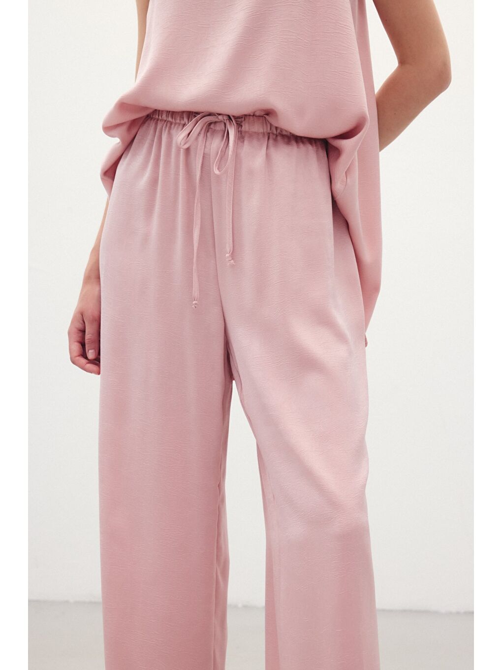 Pembe Bağcıklı Salaş Pantolon - Pudra-3