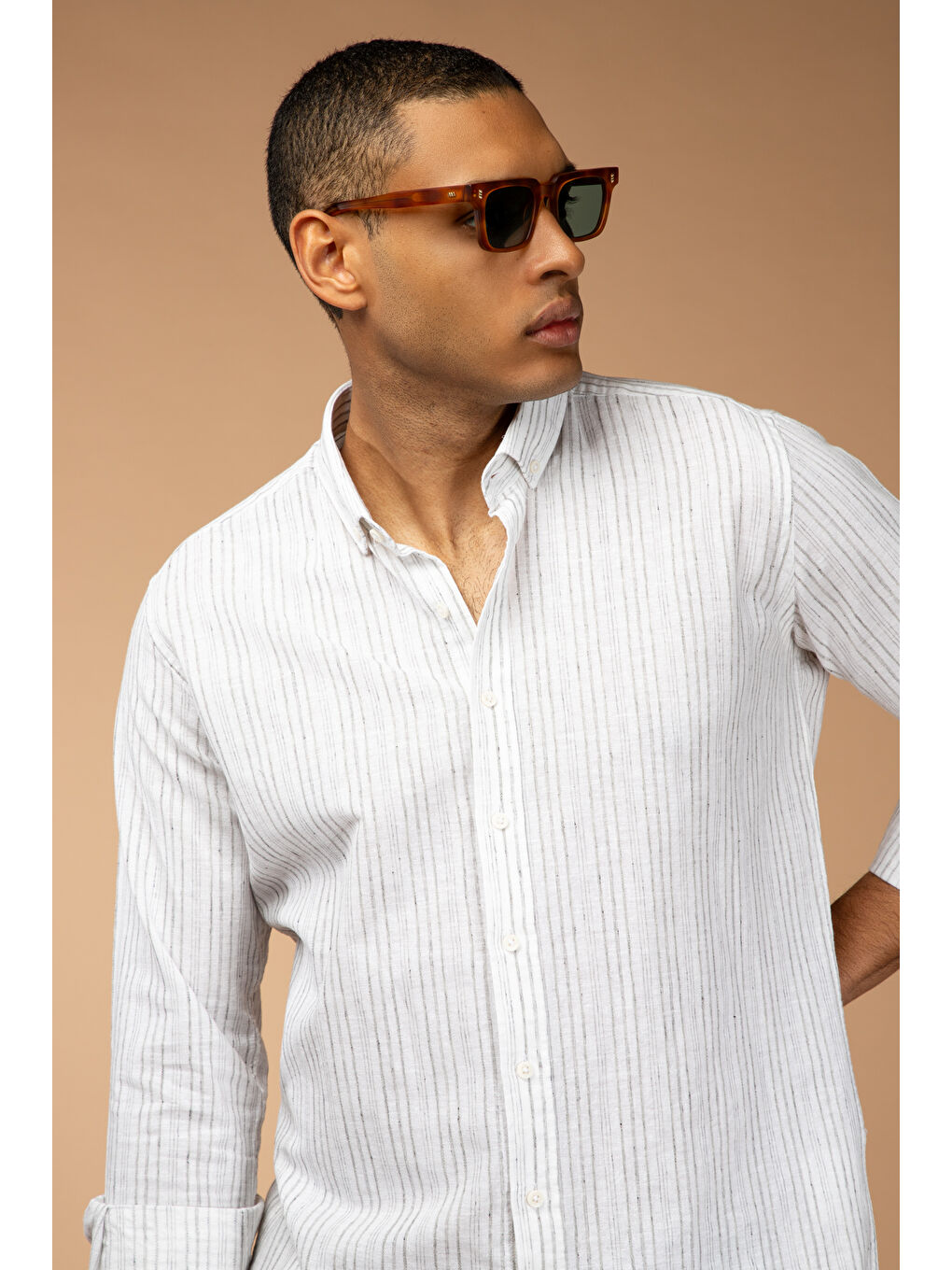 Gri Uzun Kol Slim Fit Dar Kesim Çizgili Spor Keten Karışımlı Pamuklu Düğmeli Yaka Gömlek