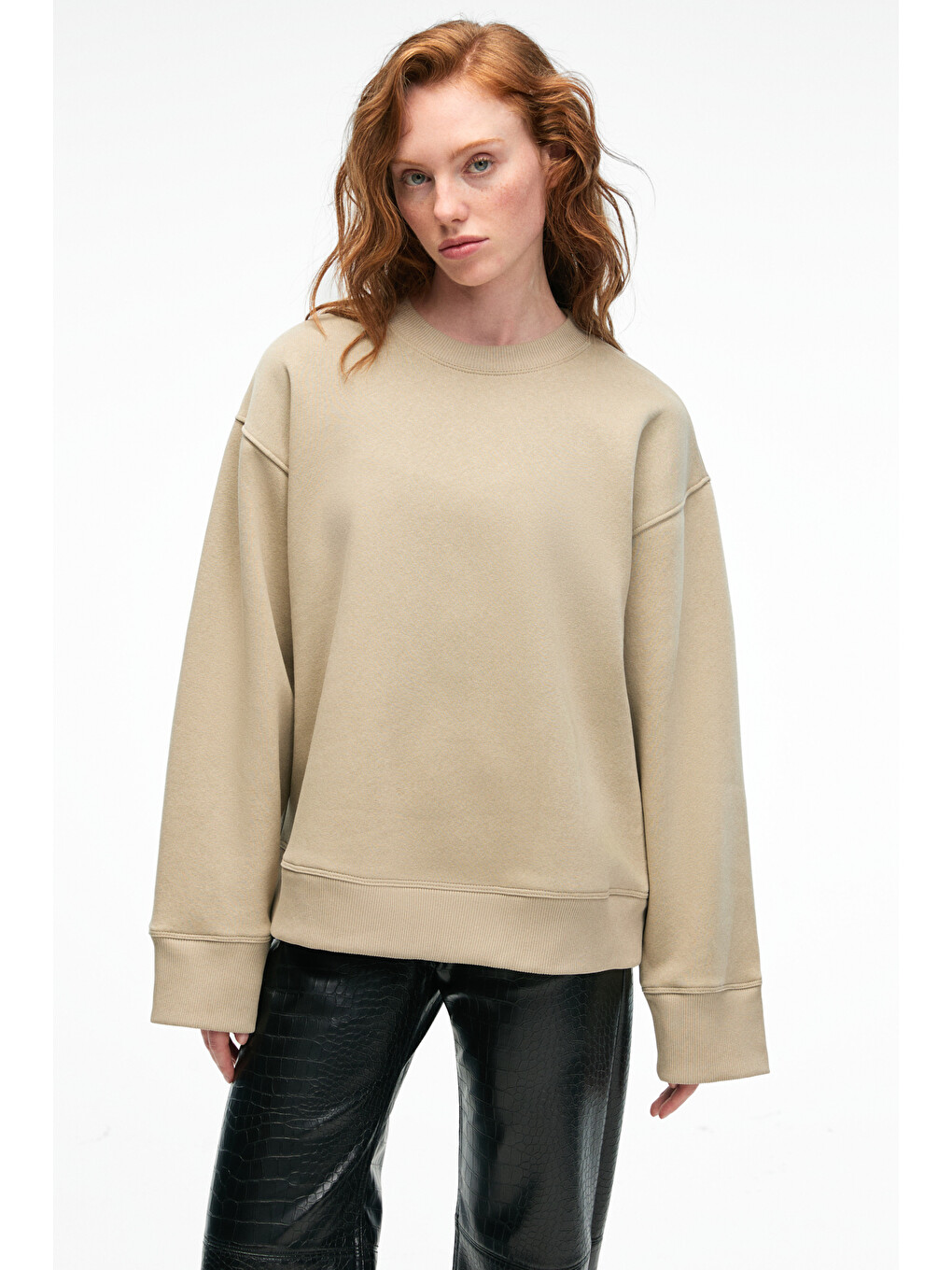 Bej Esme Kadın Oversize Yuvarlak Yakalı Kol Ucu Ve Etek Ucu Manşetli Taş Sweatshirt-2