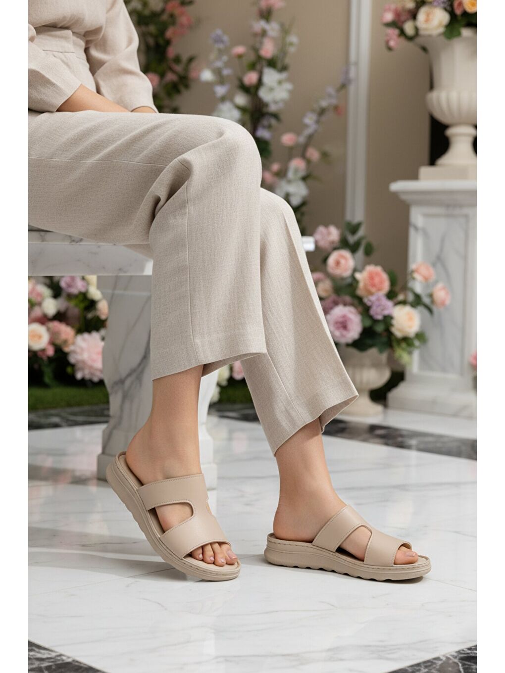 Bej Hafif Yumuşak Tabanlı Kadın Terlik 673644 Z-2