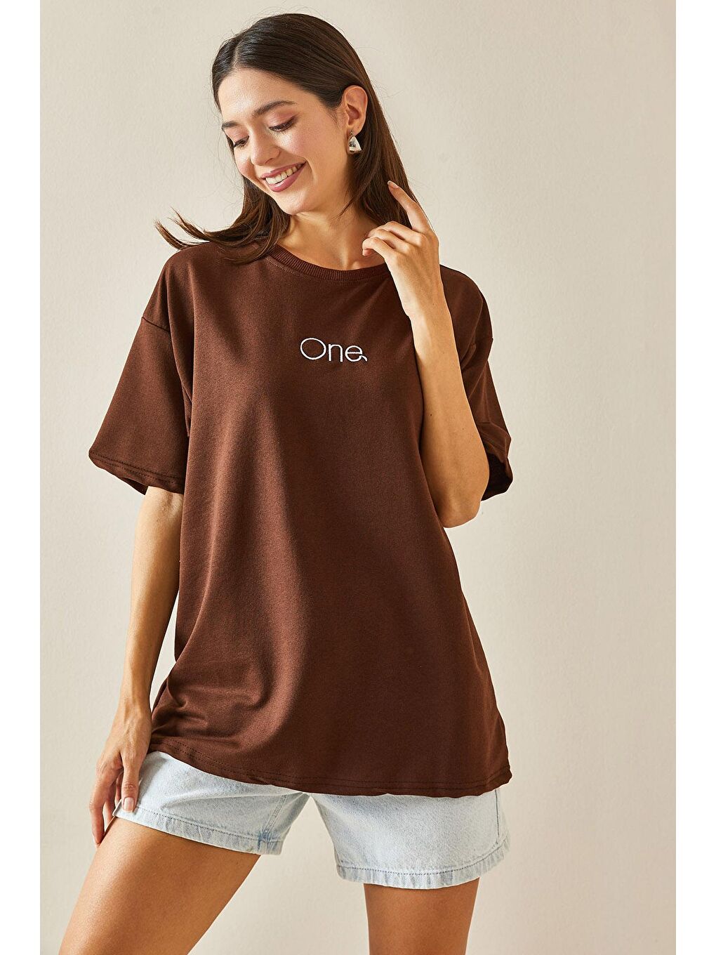 Kahverengi Bisiklet Yaka Yazılı Oversize Tshirt 5YXK1-48703-18