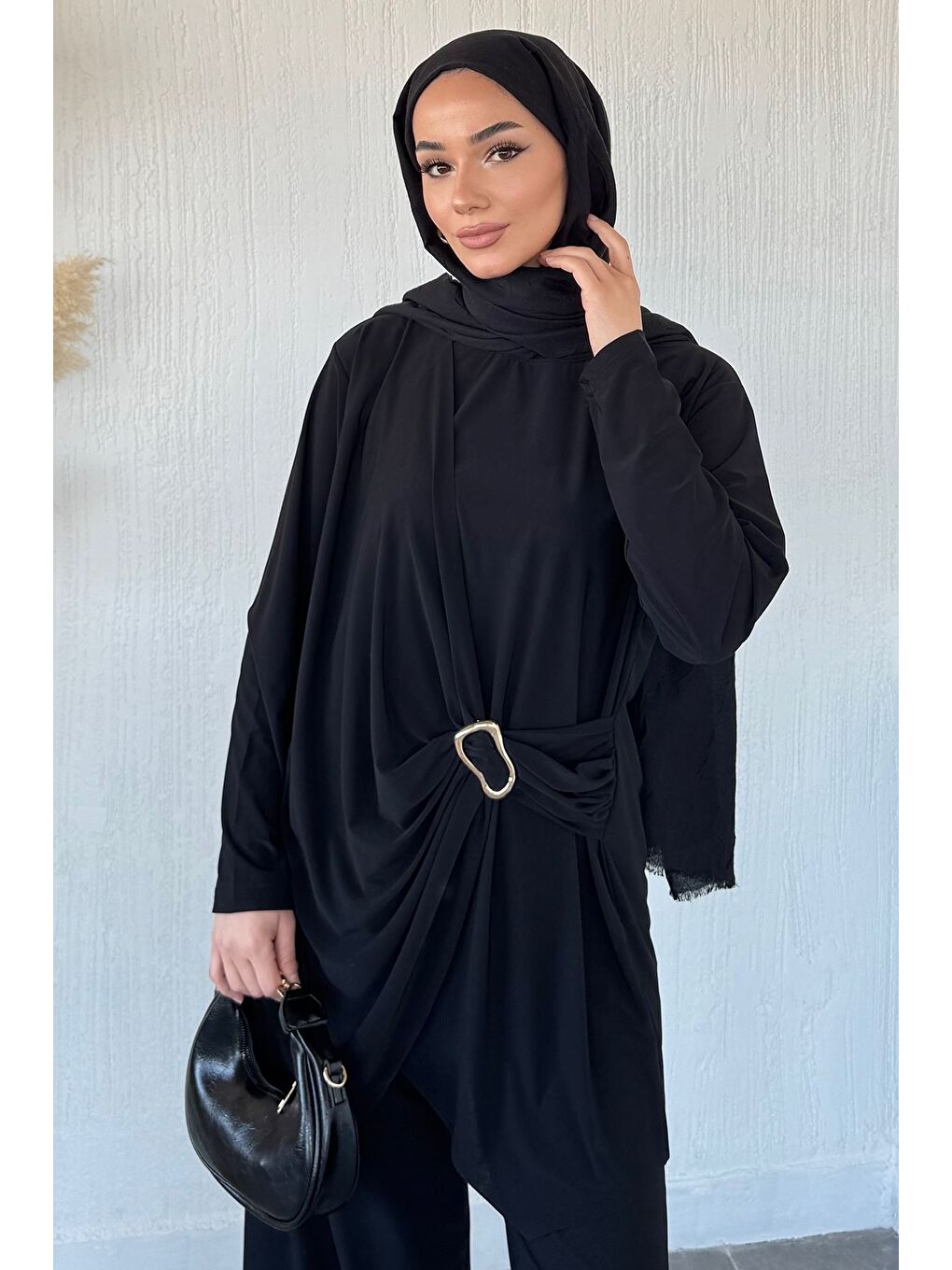 Siyah Bel Lastikli Pantolon Gold Tokalı Tunik Tesettür İkili Takım-1
