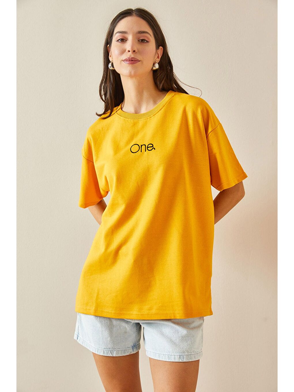 XHAN Sarı Bisiklet Yaka Yazılı Oversize Tshirt 5YXK1-48703-10 - 2