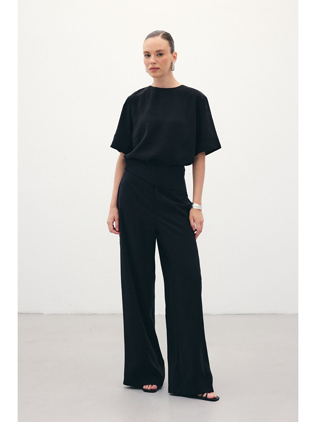 Kemer Detaylı Modal Pantolon - Siyah