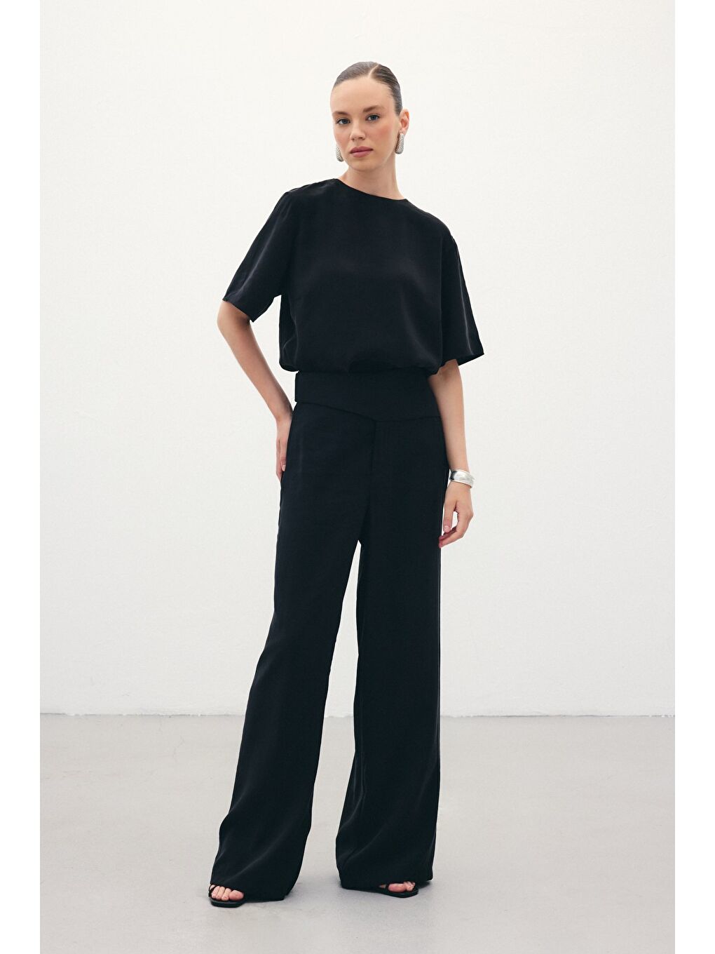 Kemer Detaylı Modal Pantolon - Siyah-1