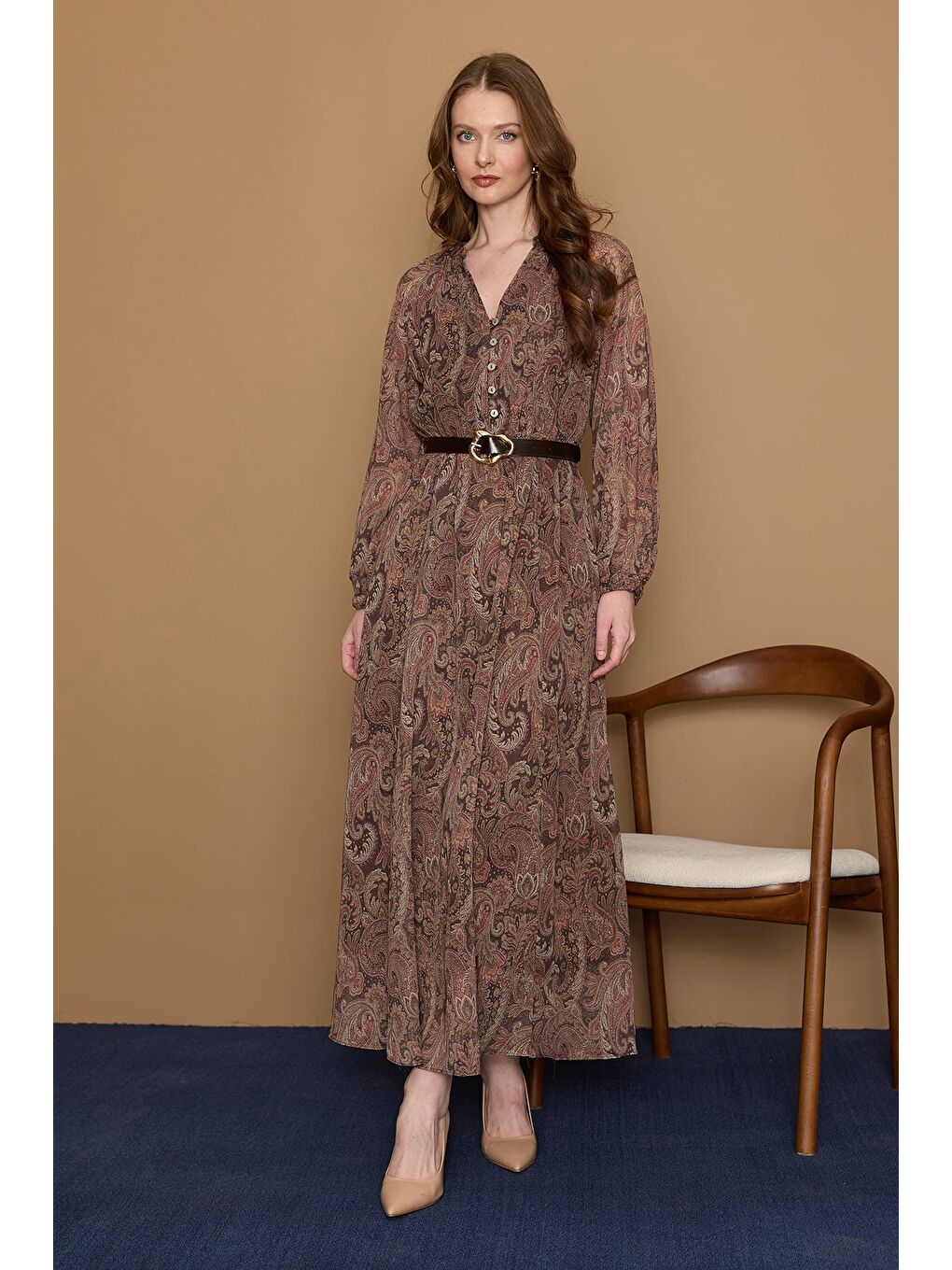 Kahverengi Etnik Desenli Kemerli Yarım Düğmeli Elbise