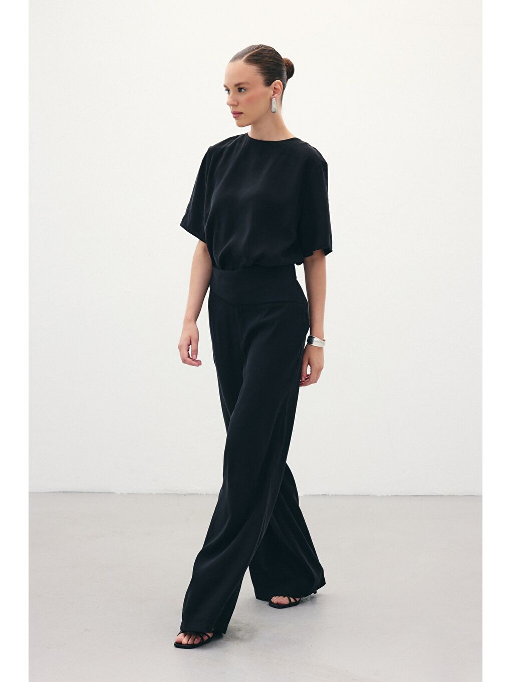 Kemer Detaylı Modal Pantolon - Siyah-2