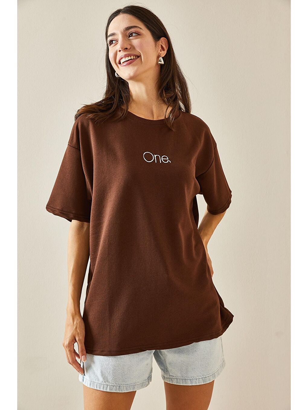 Kahverengi Bisiklet Yaka Yazılı Oversize Tshirt 5YXK1-48703-18-3