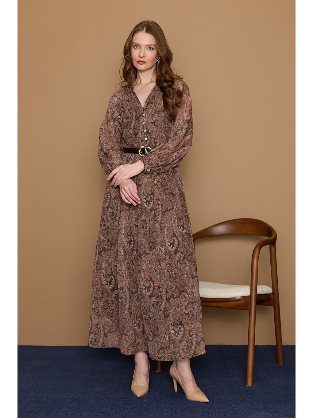 Kahverengi Etnik Desenli Kemerli Yarım Düğmeli Elbise-2