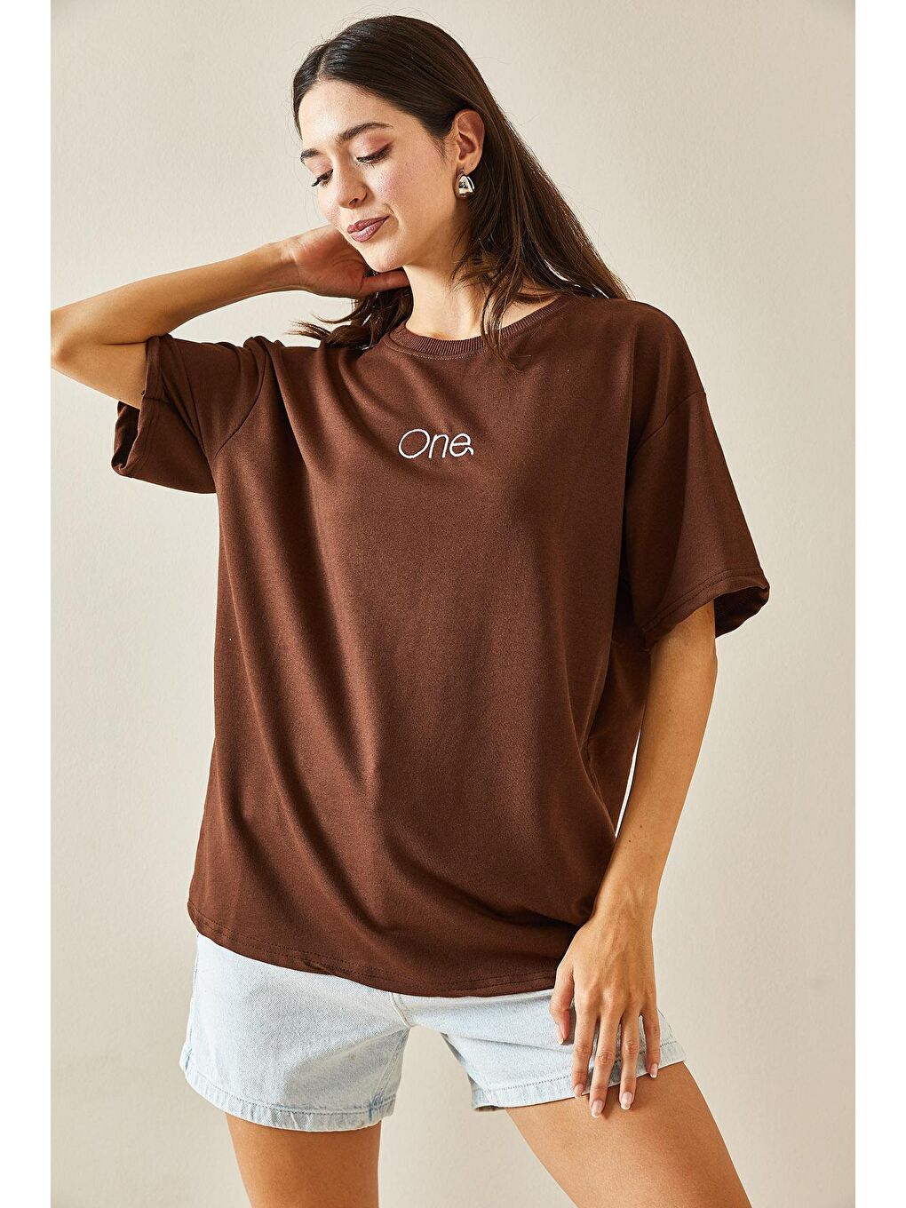 Kahverengi Bisiklet Yaka Yazılı Oversize Tshirt 5YXK1-48703-18-4