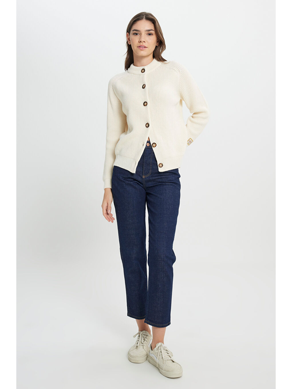 Regular Fit Normal Kesim Düğme Detaylı Ekru Triko Kazak-2