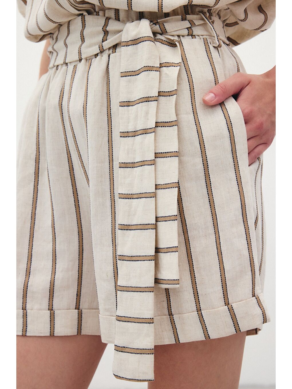 Kahverengi Çizgili Keten Şort - Camel-4
