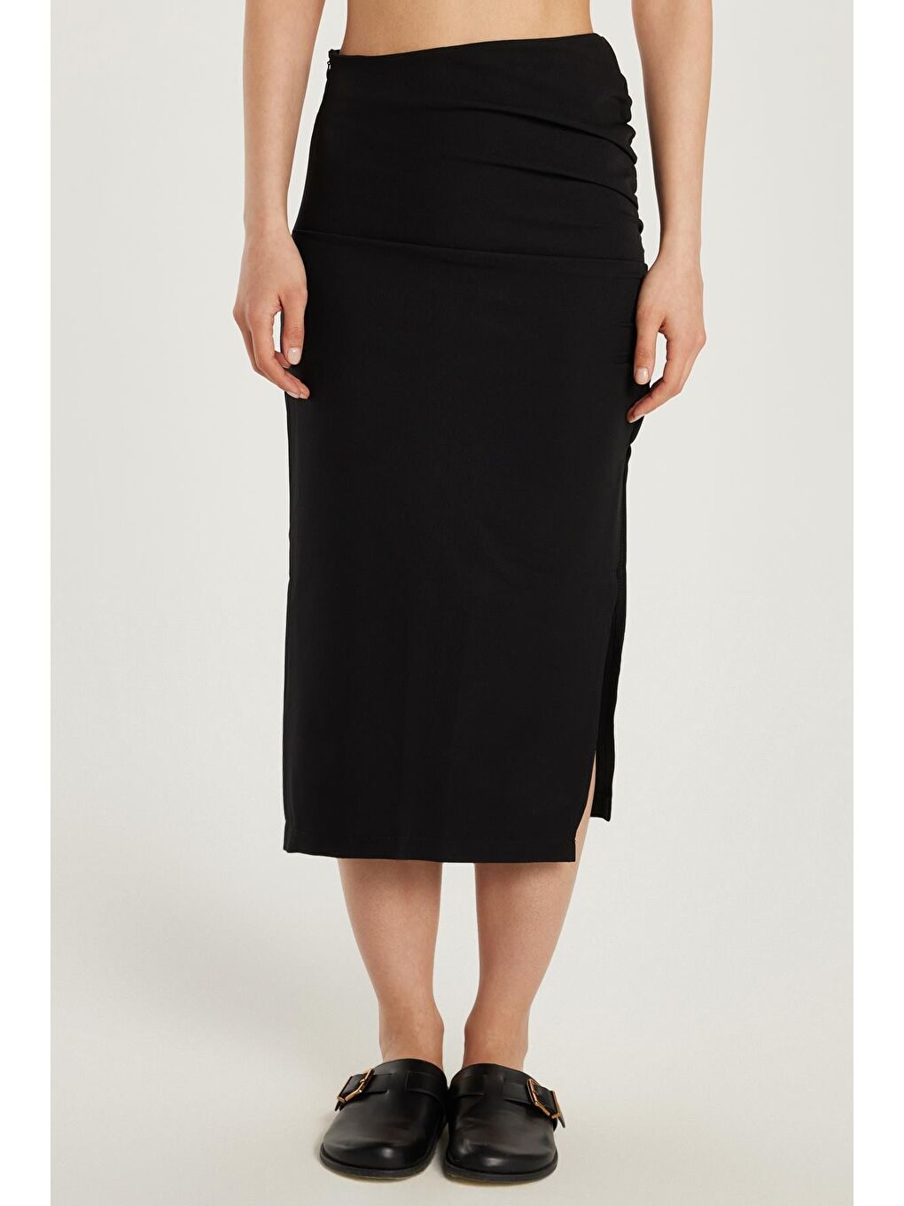 Kadın Slim Fit Dar Kesim Fermuarlı Yırtmaçlı Siyah Etek