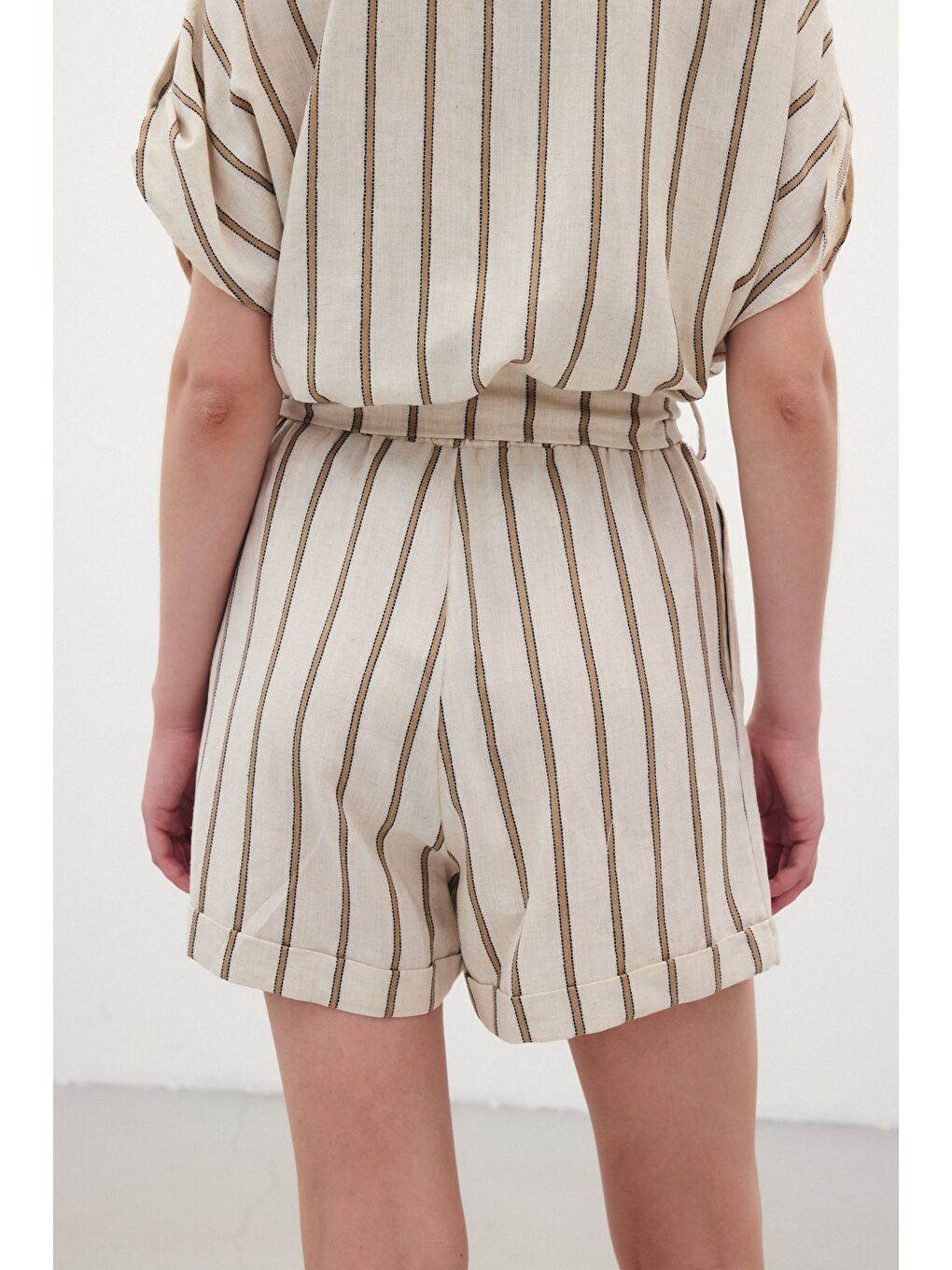 Kahverengi Çizgili Keten Şort - Camel-5