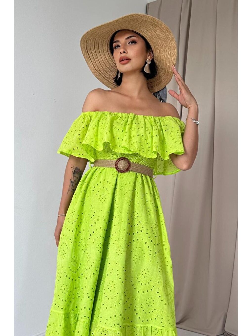 Yağ Yeşili Omzu Lastikli Brode Elbise-1