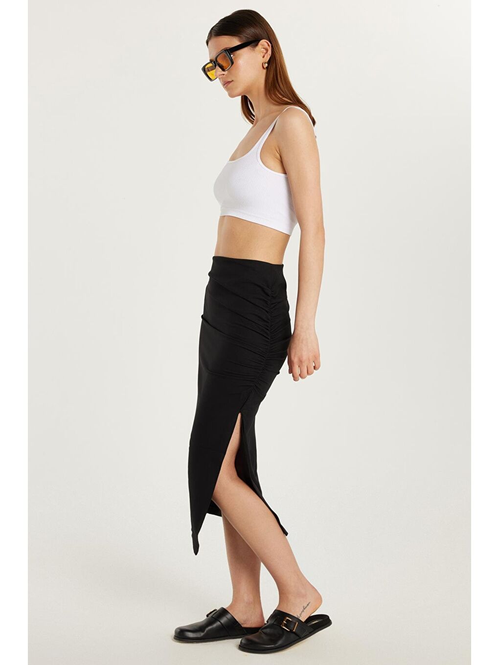 Kadın Slim Fit Dar Kesim Fermuarlı Yırtmaçlı Siyah Etek-1