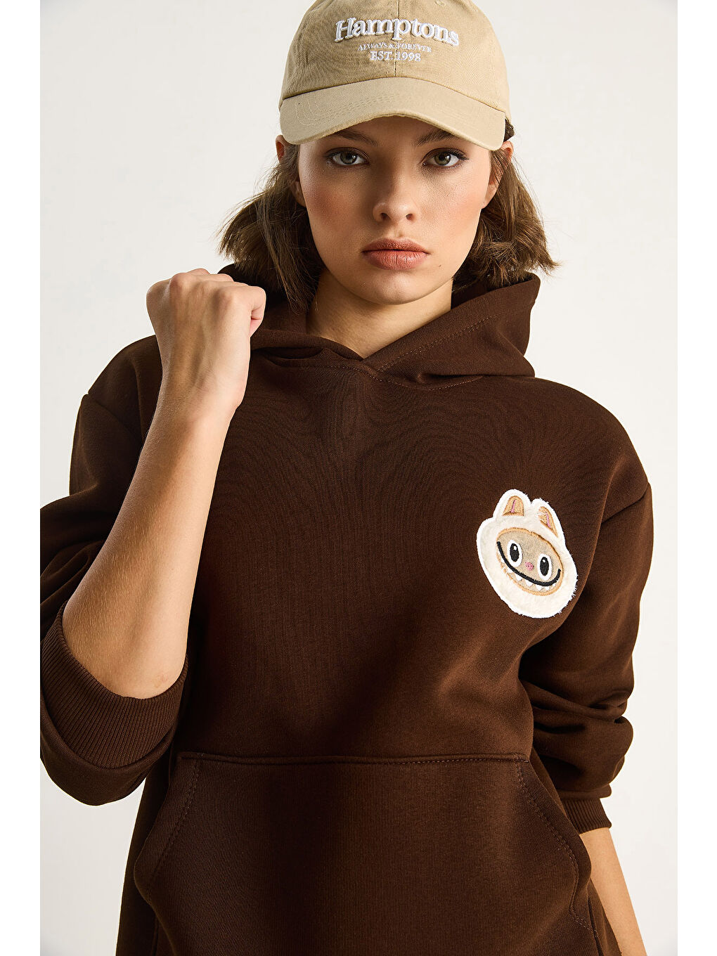 Kahverengi Kadın Nakış İşlemeli Kapüşonlu Kanguru Cepli Sweatshirt-4