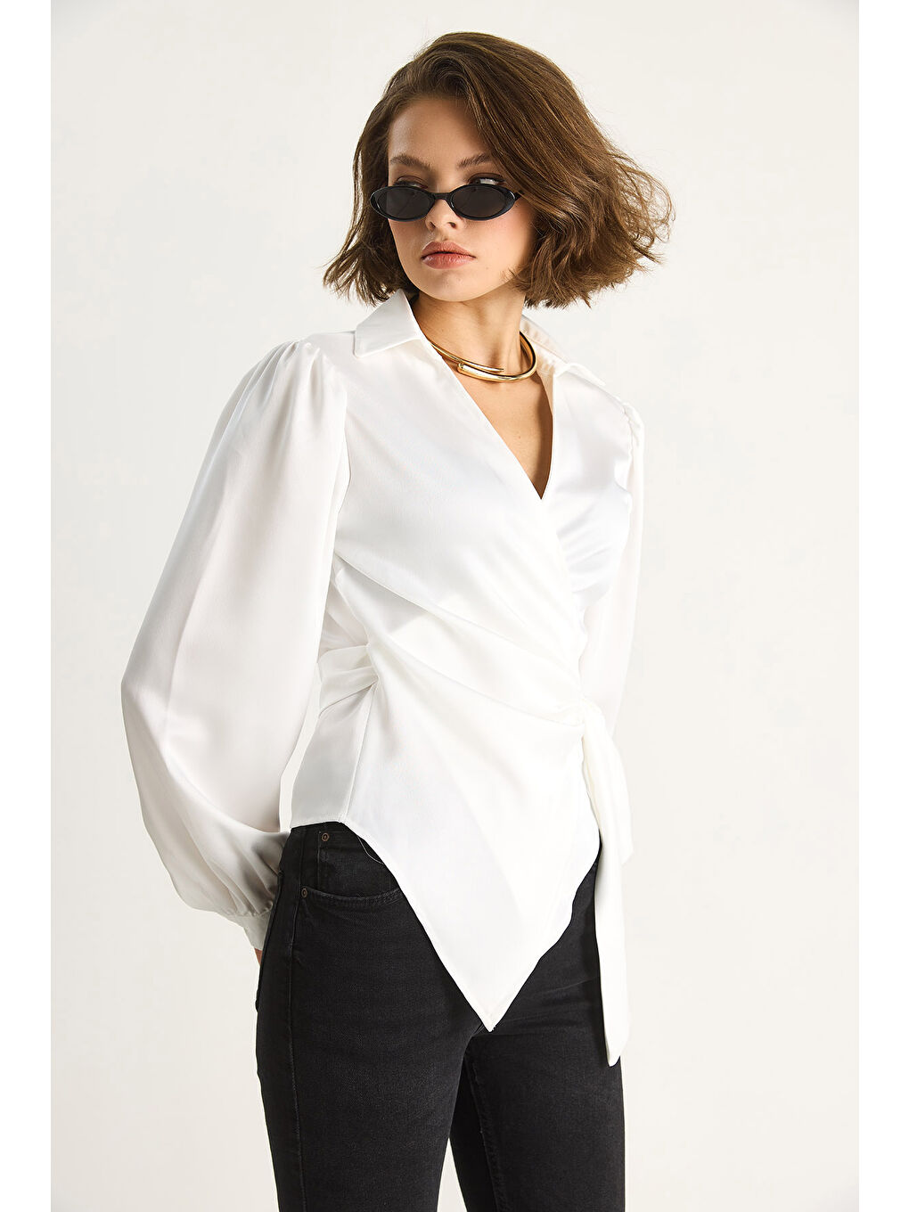 Beyaz Kadın Yandan Baglamalı Saten Bluz-2