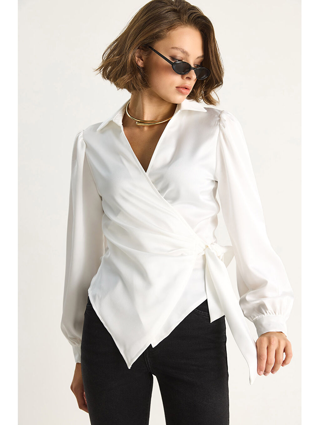 Beyaz Kadın Yandan Baglamalı Saten Bluz-3