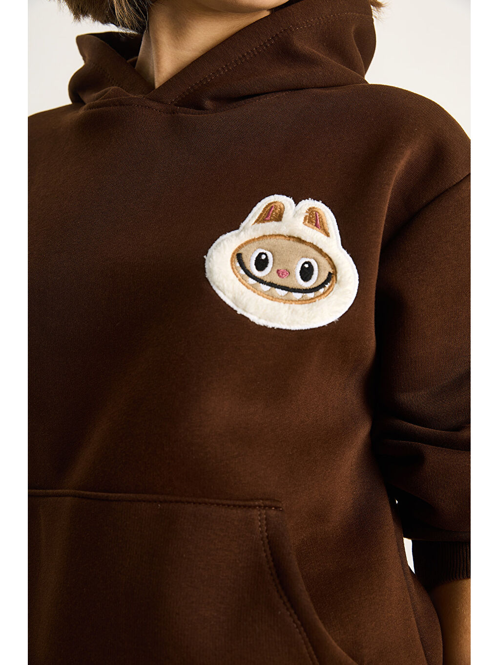 Kahverengi Kadın Nakış İşlemeli Kapüşonlu Kanguru Cepli Sweatshirt-5