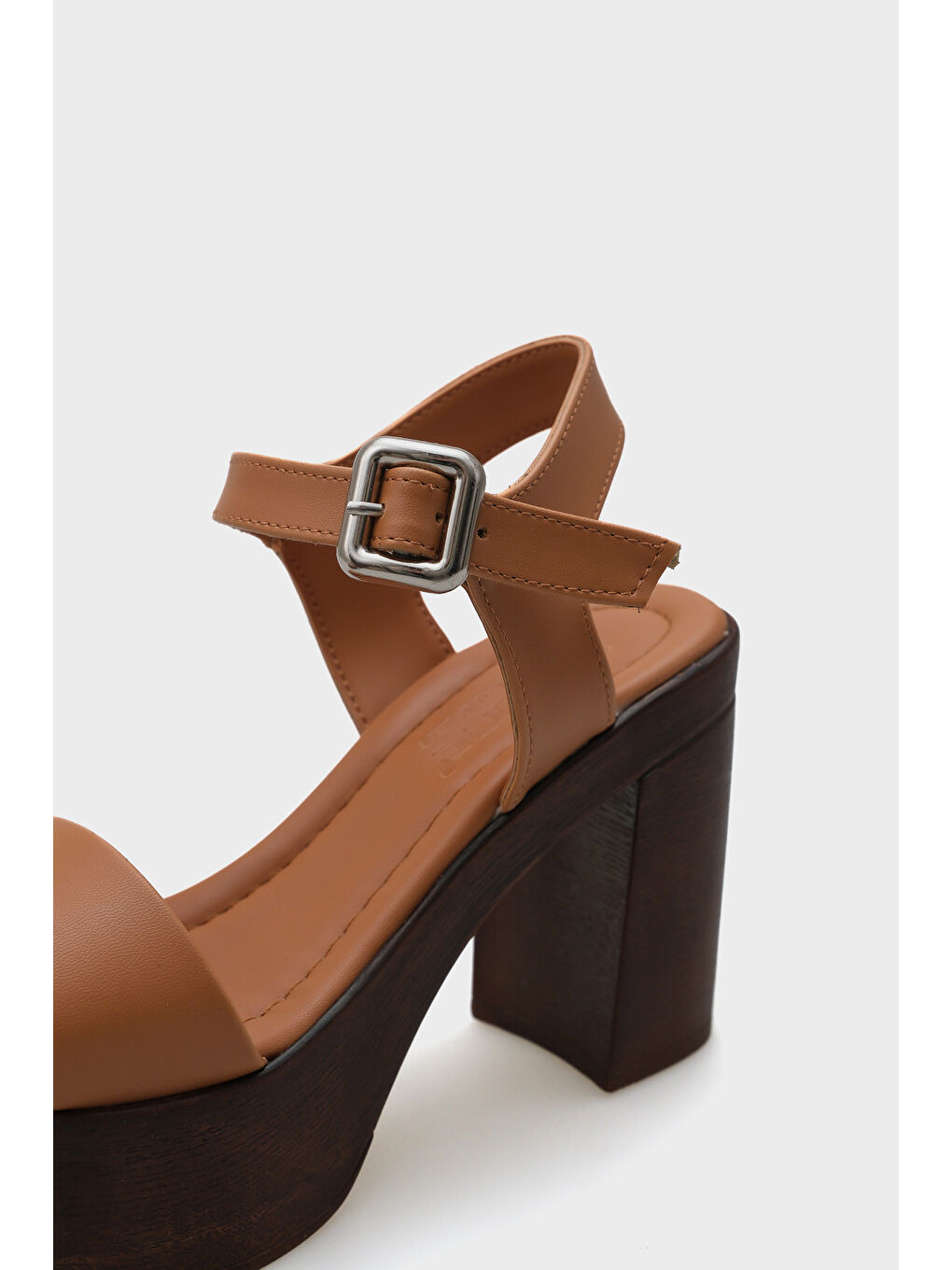 Kahverengi Dolores Platform Tek Bantlı Kadın Sandalet-3