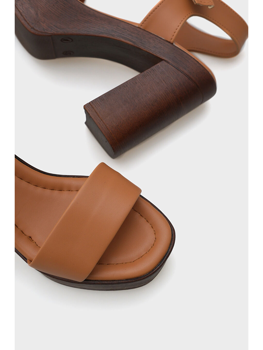 Kahverengi Dolores Platform Tek Bantlı Kadın Sandalet-4