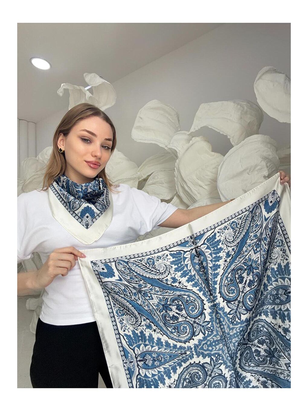 Ekru Şal Desenli 70x70 Fular FLR3019