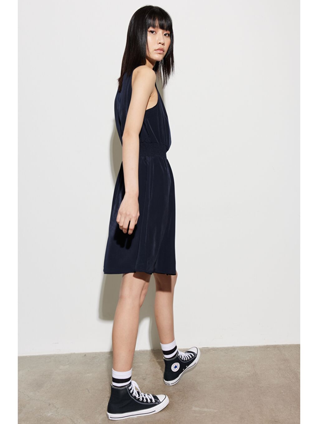 Siyah Regular Fit Normal Kesim V Yaka Elbise-4