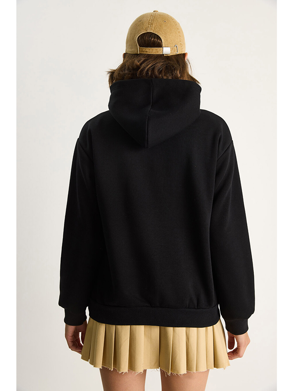Siyah Kadın Nakış İşlemeli Kapüşonlu Kanguru Cepli Sweatshirt-5
