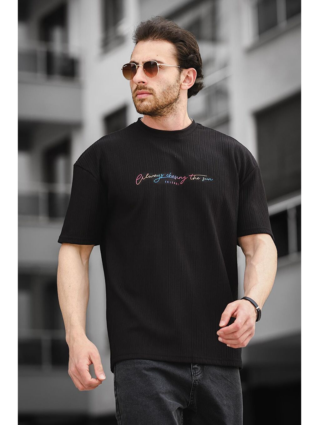 Siyah Bisiklet Yaka Kısa Kollu Yazı Baskılı  Erkek Tişört