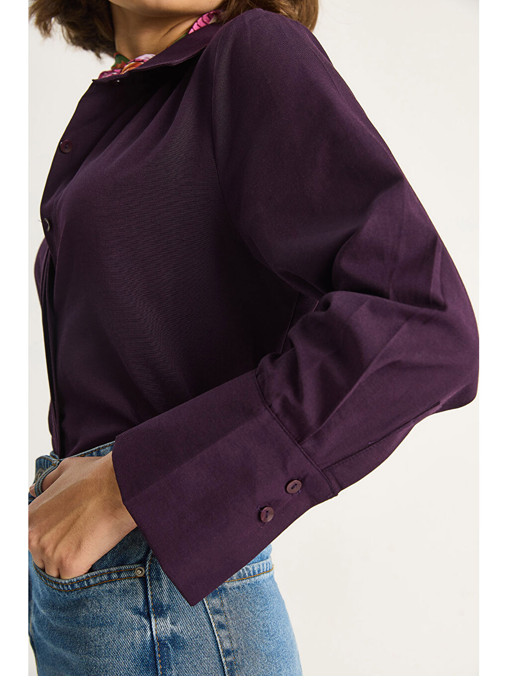 Mürdüm Kadın Pliseli Pat Detaylı Geniş Manşet Detaylı Klasik Yaka Gömlek-5