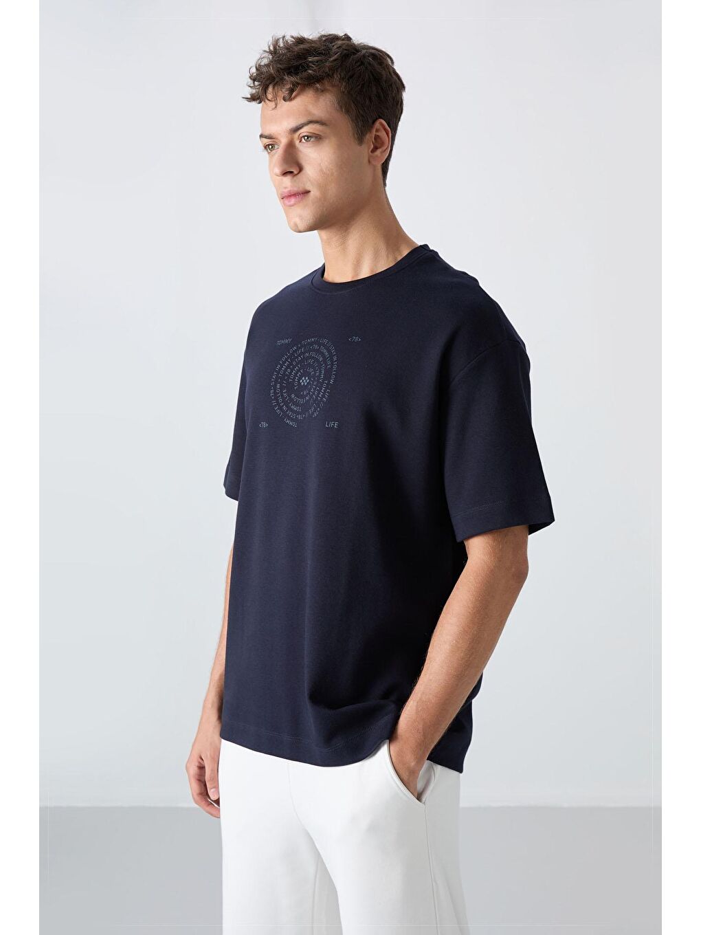 TOMMYLIFE Lacivert Pamuklu Kalın Yumuşak Dokulu Oversize Fit Baskılı Erkek T-Shirt - 88324 - 3