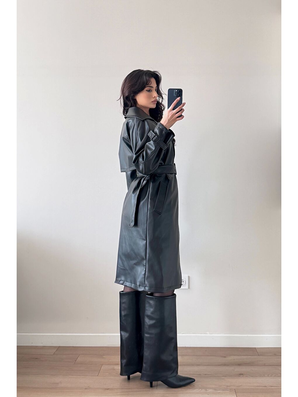 Kadın Siyah Deri Trenç 1041-6056-1