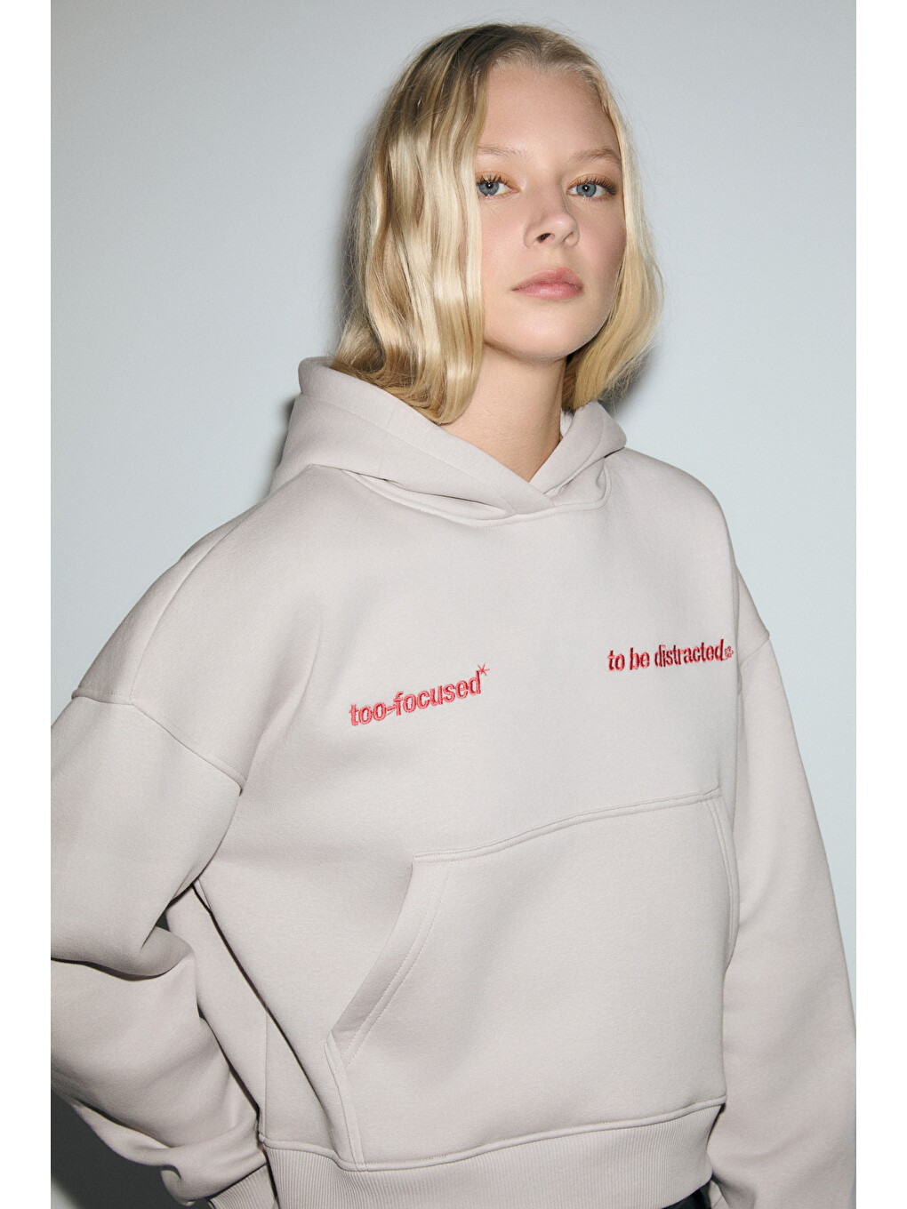 Sılent Kadın Kapüşonlu Organik Pamuklu İçi Polarlı Kangru Cepli Baskılı Nakışlı Açık Lila Sweatshirt-1