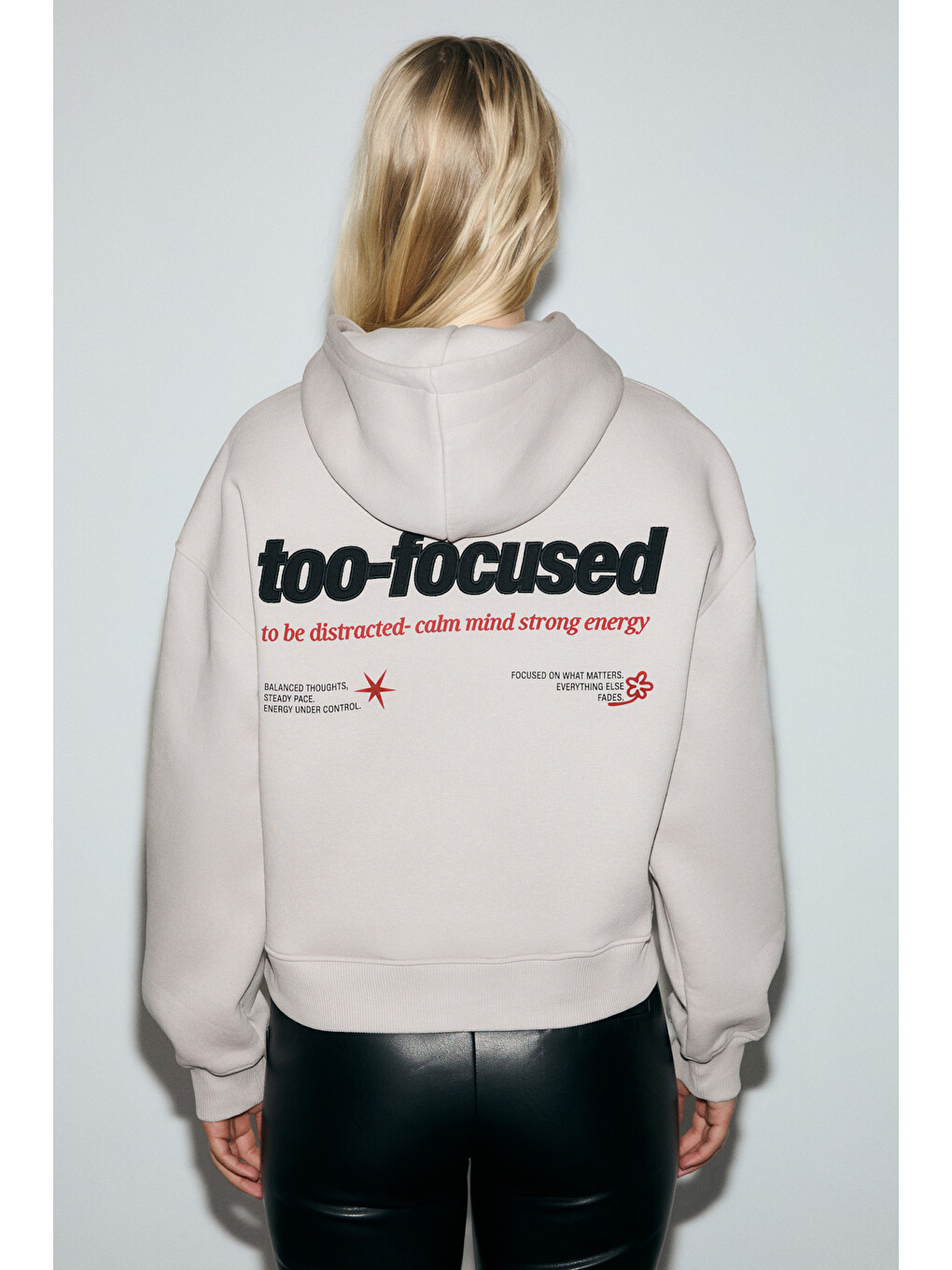Sılent Kadın Kapüşonlu Organik Pamuklu İçi Polarlı Kangru Cepli Baskılı Nakışlı Açık Lila Sweatshirt-5