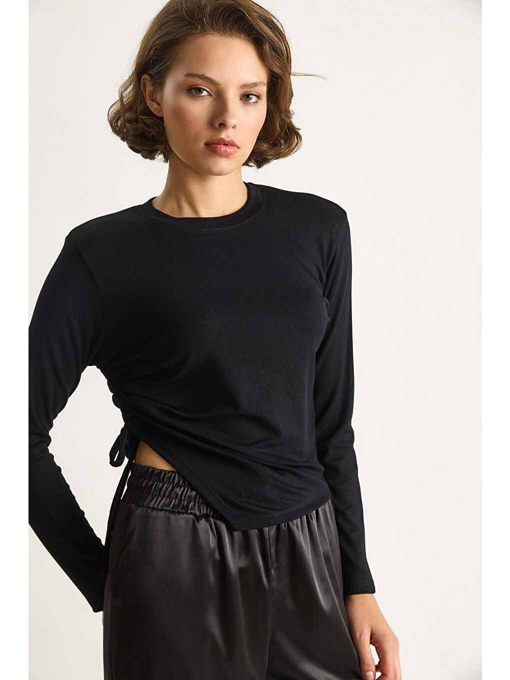 Siyah Kadın Büzgülü Viskon Kadın Bluz-2