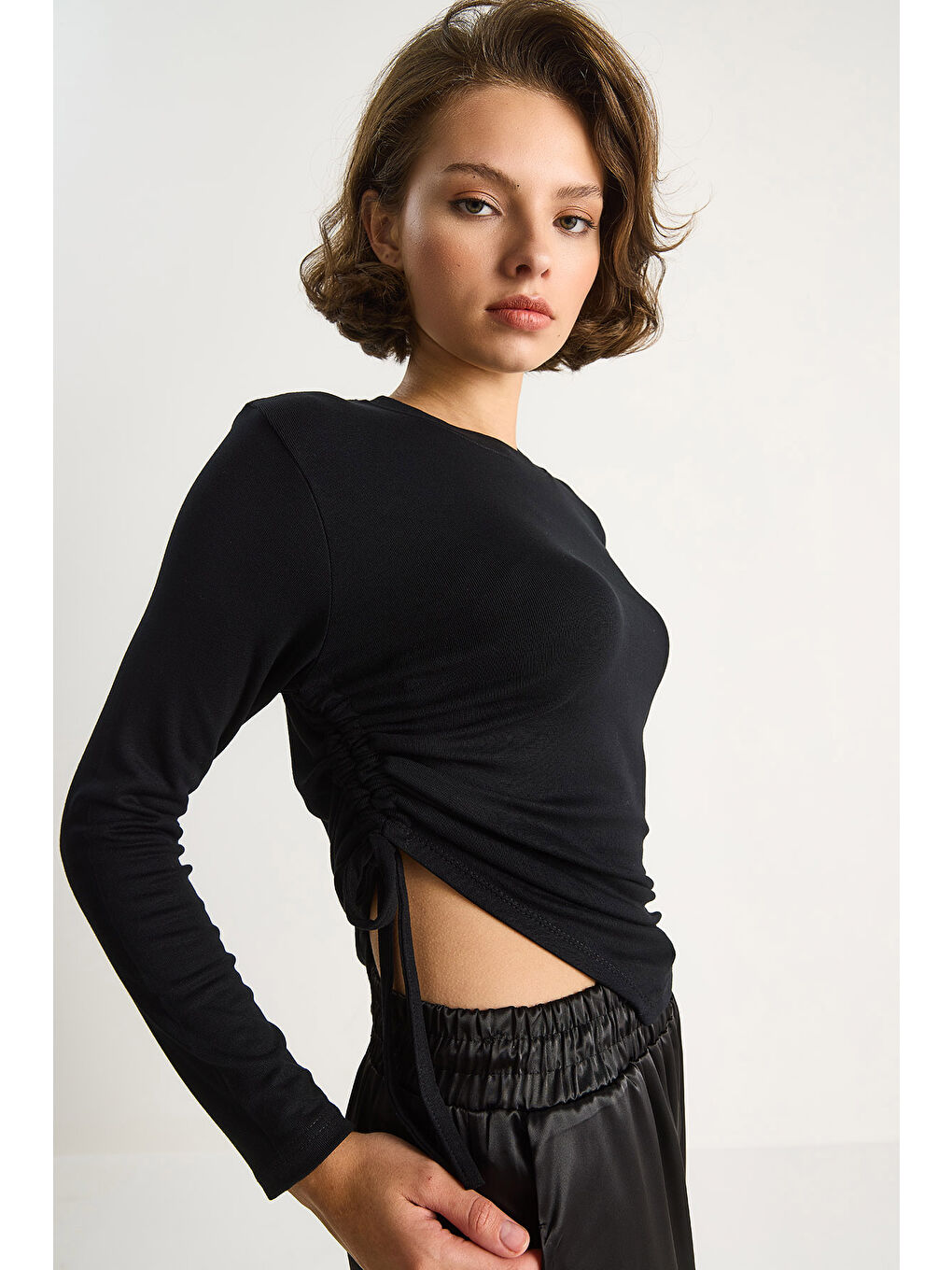 Siyah Kadın Büzgülü Viskon Kadın Bluz-3