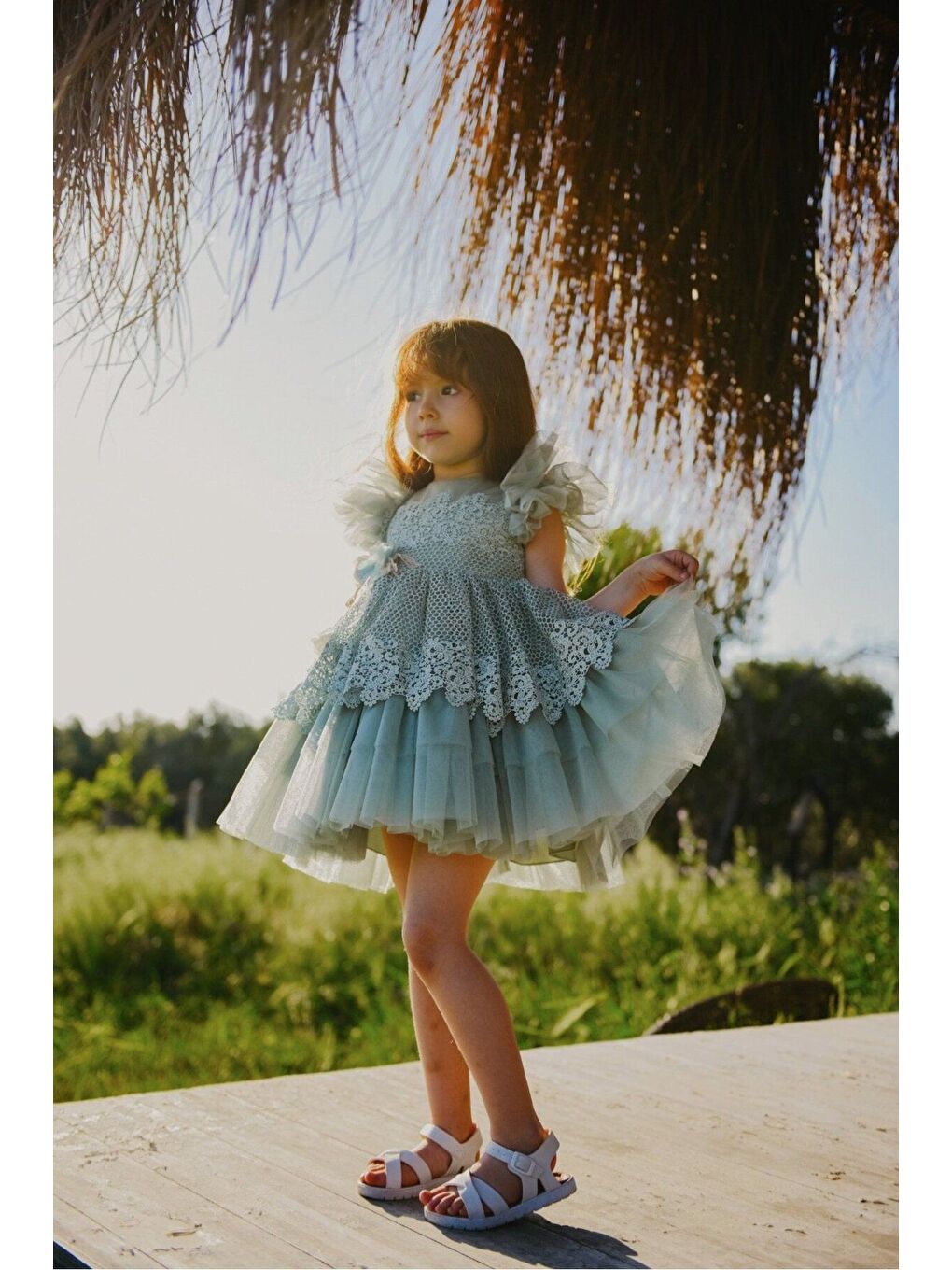 Yeşil Dantel ve Tül Detaylı Prenses Kız Çocuk Elbisesi_M2402-1