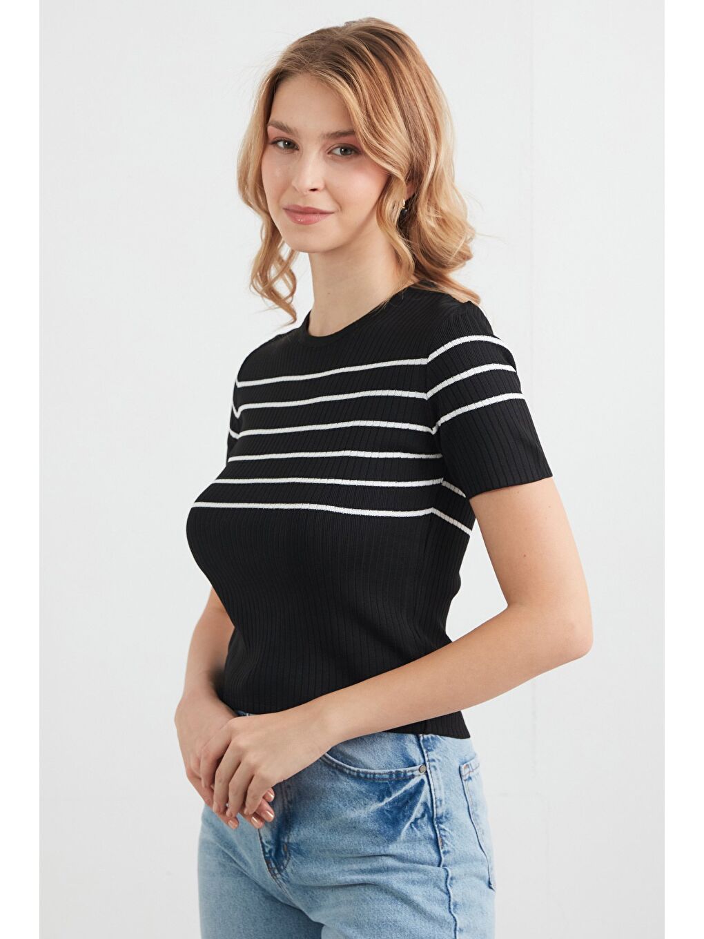 Siyah Çizgili Fitilli Bisiklet Yaka Triko Bluz-1