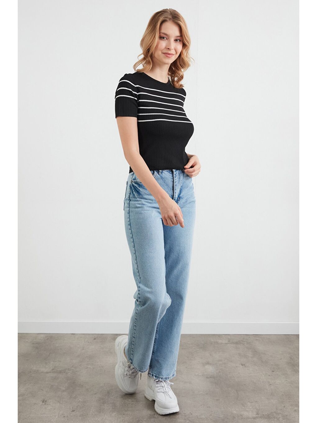 Siyah Çizgili Fitilli Bisiklet Yaka Triko Bluz-3