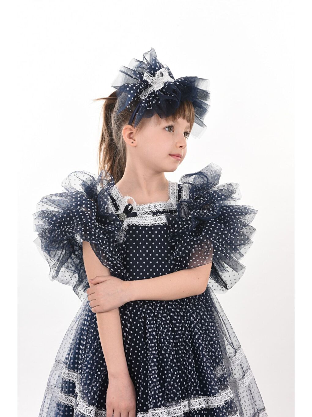 Beyaz Özel Tasarım Kız Çocuk Taçlı Abiye Puantiyeli Uzun Elbise_M2348-2